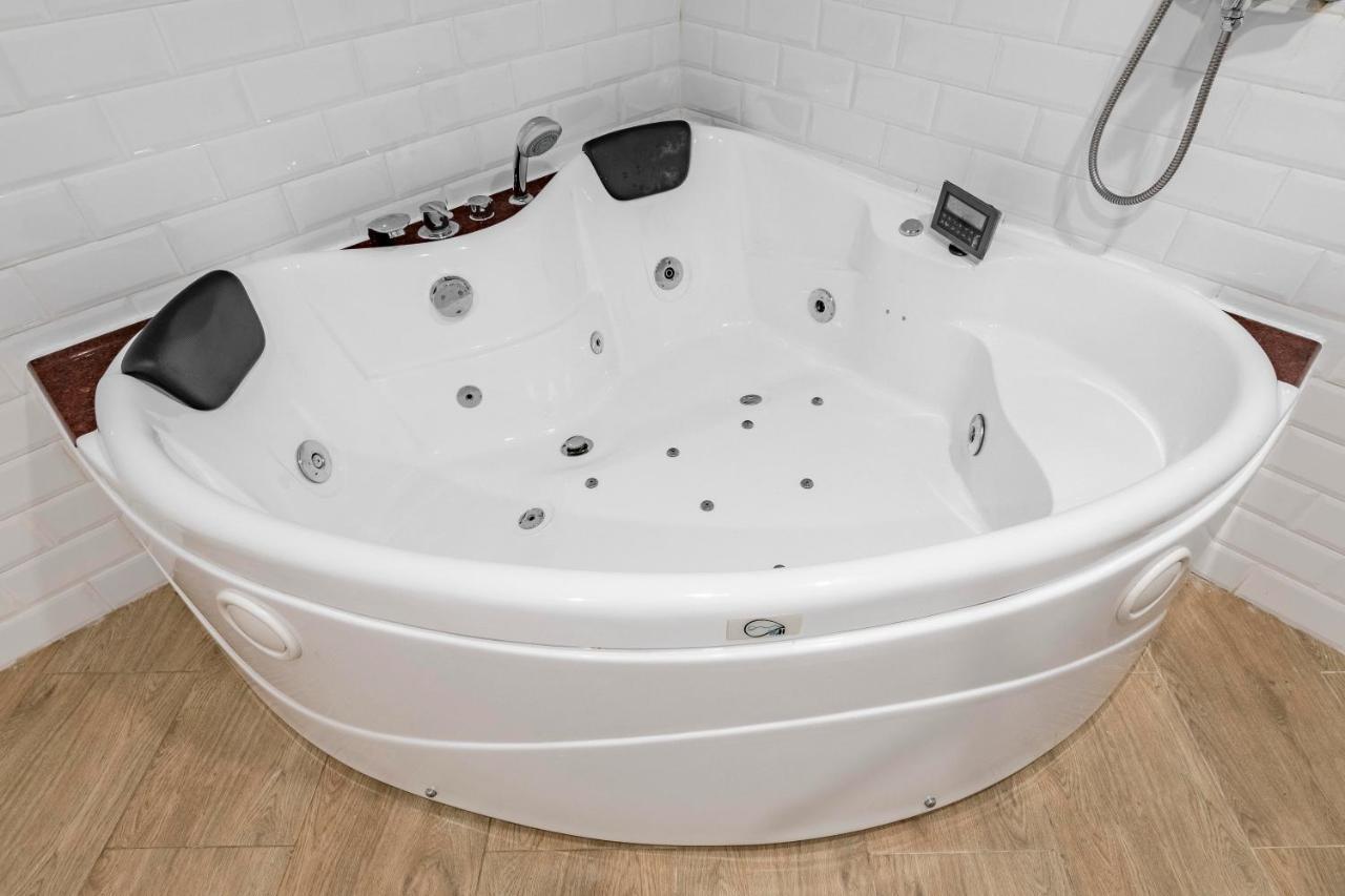 Appartamento El Triangulo Del Arte - Jacuzzi Madrid Esterno foto